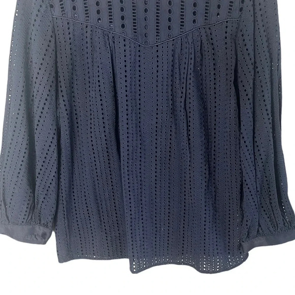 Banana Republic Women’s Sz Small Eyelet Mock Neck Blouse in Navy Blue - Picture 6 of 10